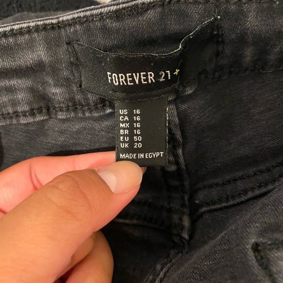 Black ripped jeans | Size 16 Forever21 🌟 - Picture 2 of 4